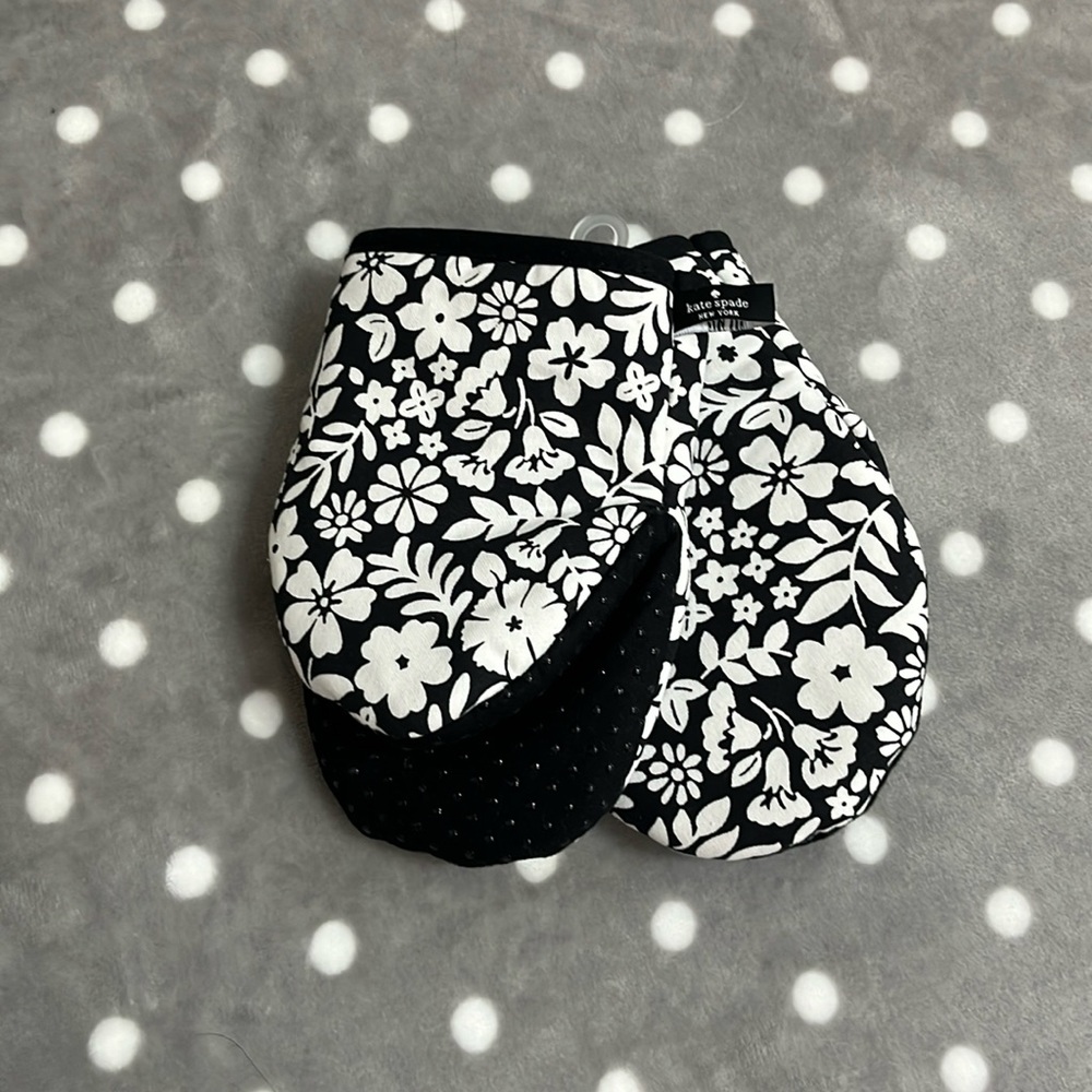 Kate Spade Mitts
